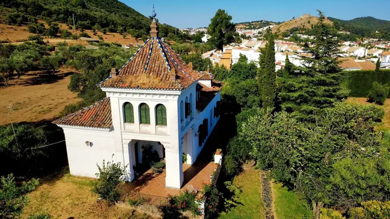 Casa de Lujo en Aracena Estilo Aníbal González