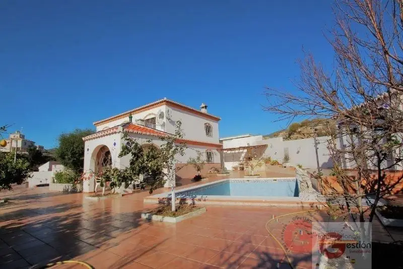 Villa en Matagallares con Vistas al Mar - 6 Dormitorios