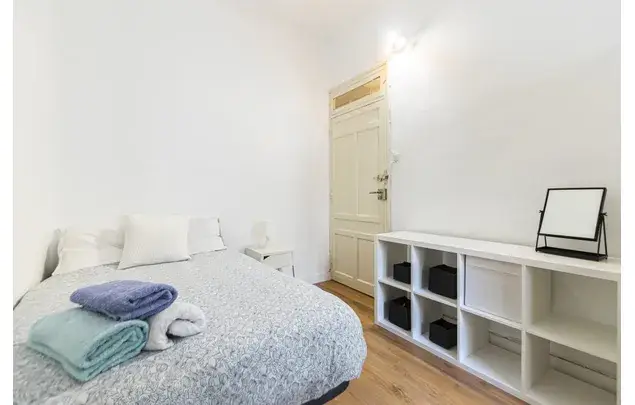 Habitaci
ón 199m
² Madrid Alquiler 5-18 noches Dep
ósito 670