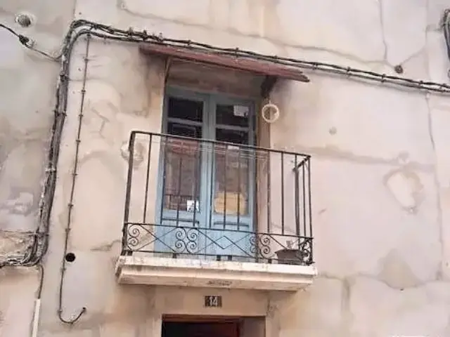 Casa adosada en Caspe 3 dormitorios 1 baño Reforma integral