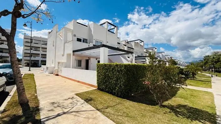 Apartamento 3 Dormitorios en Naranjos 8