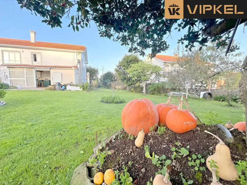 Chalet en Venta en Narón Amplio 240m2 900m2 Terreno