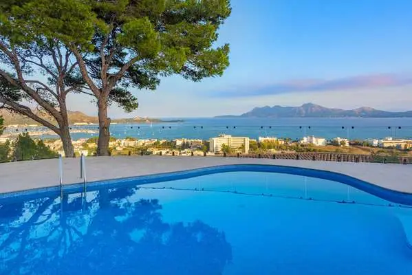 Villa de Lujo en Puerto Pollensa con Vistas al Mar