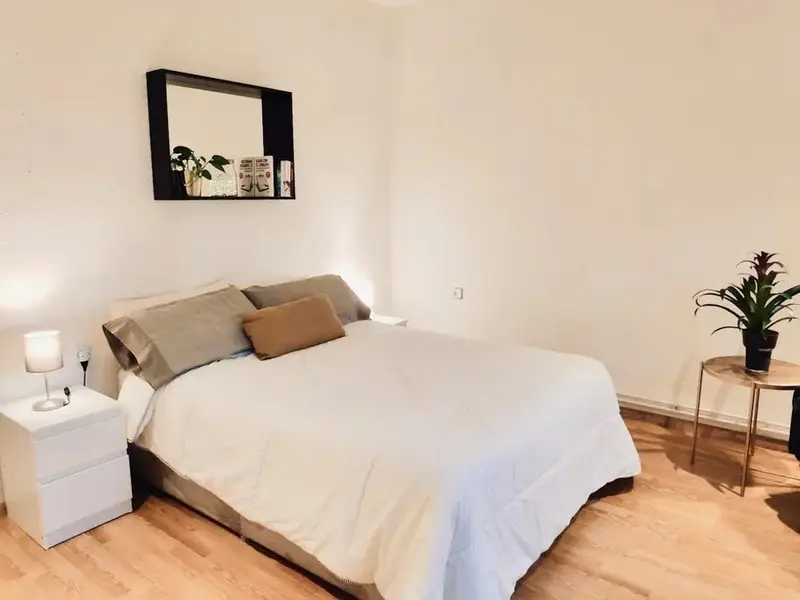 Apartamento en alquiler en Carrer dels Tallers Barcelona 3 dormitorios 1 ba
o