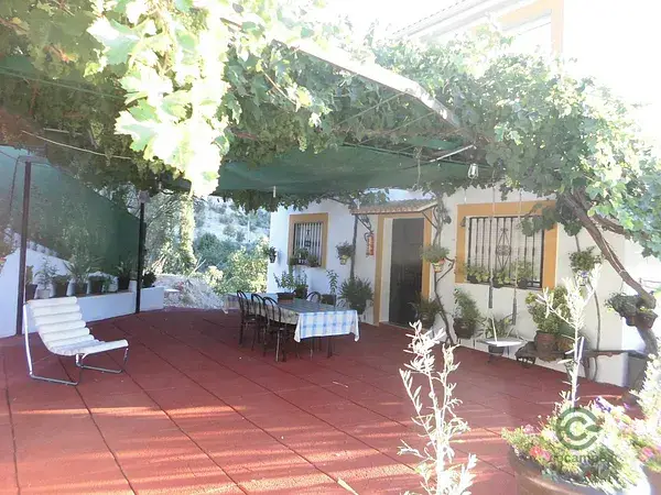 Casa de Campo en Jaen con 5 Dormitorios y Piscina