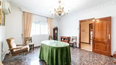 Casa Adosada en Maracena con Garaje y Patio