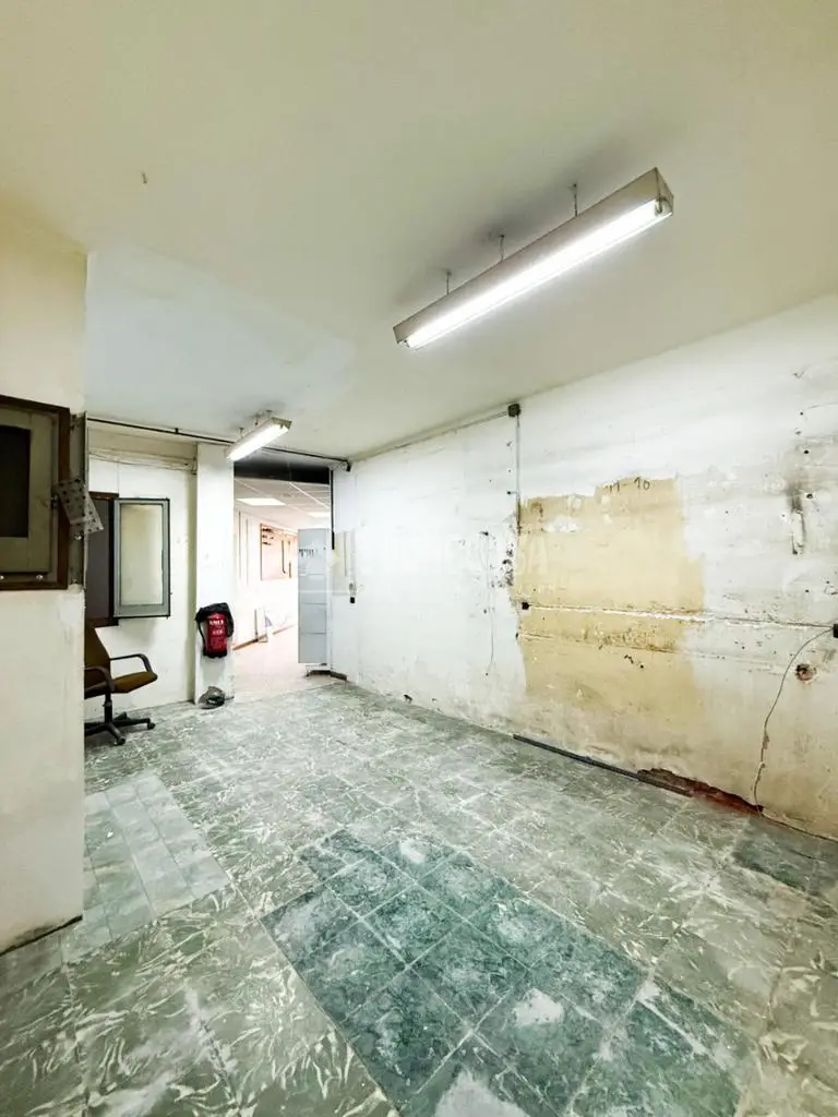 Local comercial en venta en Nou Barris
