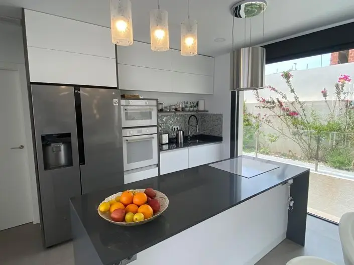 Villa 5 Dormitorios Venta Moderna Piscina Jardin Vistas Mar