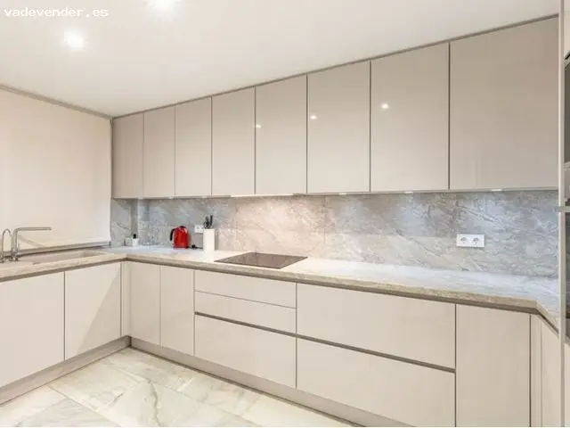 Apartamento en Alquiler Magna Marbella 2 Dormitorios Vistas al Mar