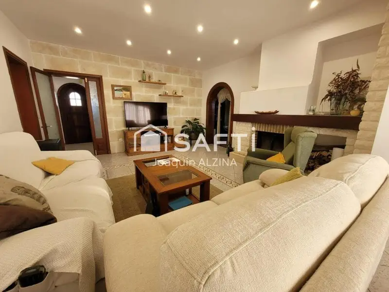 Chalet en Cala Blanca Menorca con Piscina Privada y Barbacoa