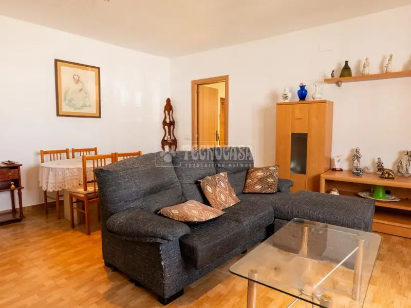 Casa con 2 Viviendas en El Vendrell Jardin Amplio Cerca Escuelas