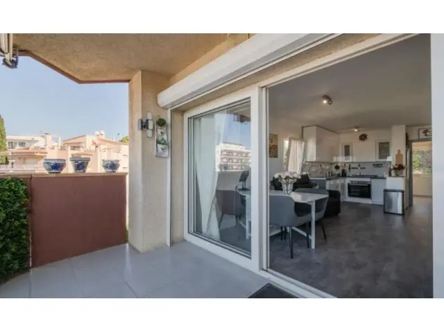 Apartamento en Roses con Vistas al Puerto
