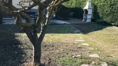 Chalet Pareado en Miranda de Ebro con Piscina y Jardin
