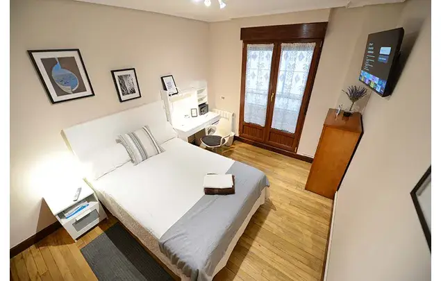 Habitacion 90m2 Bilbao Estancia Media Larga