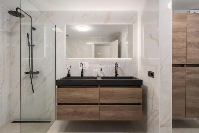 Villa de 6 dormitorios en Nueva Andalucía