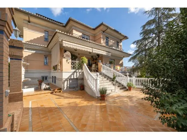 Villa de Lujo en Monteluz 4 Suites Piscina Jardin