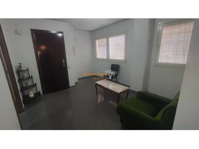 Oficina en Alquiler Zona Centro 100m2 4 Deptos Ascensor