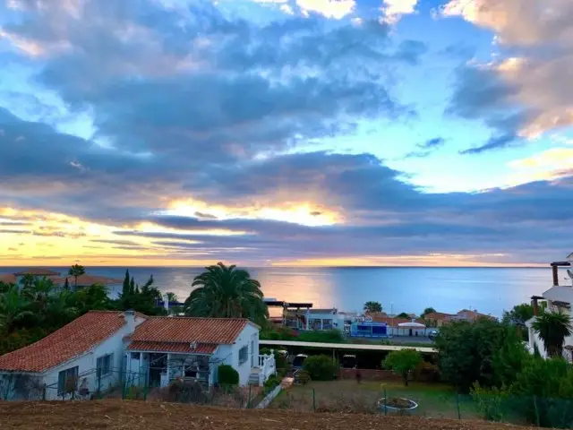 Terreno en Venta Estepona con Vistas al Mar y Licencia