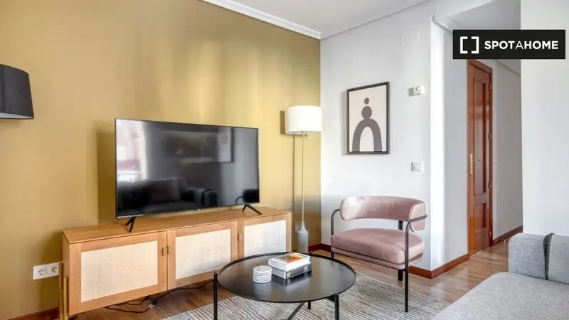 Apartamento en Alquiler Madrid 3 Dormitorios 1 Ba
jo