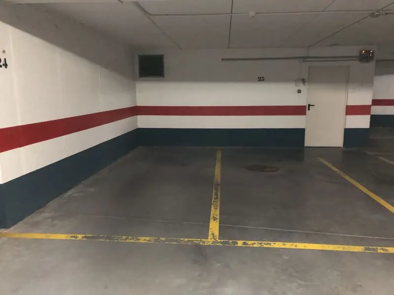 Garaje en venta en Burgos calle Fuenteovejuna