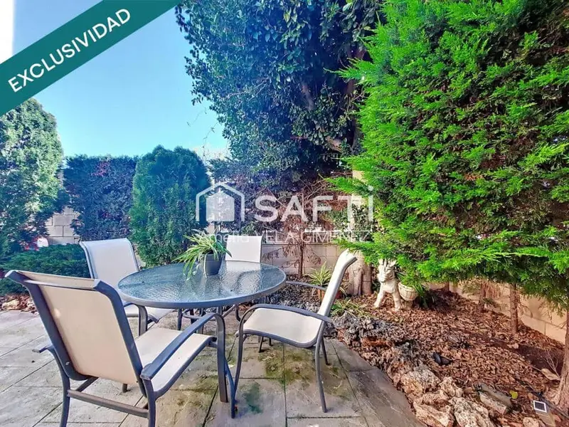 Adosado en Venta Sagunto con Vistas a la Montaña y Gran Garaje