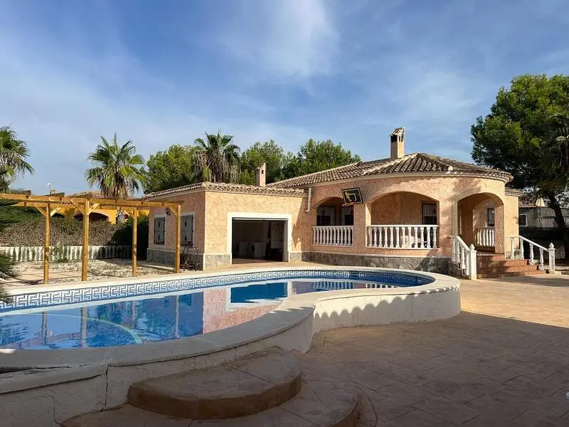 Villa 3 Dormitorios Dolores Alicante