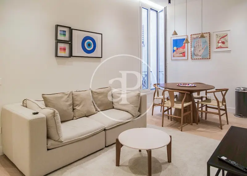 Apartamento Reformado 60m2 dos Habitaciones Baño en Suite Calle San Lorenzo