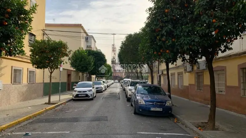 Dos Estudios Independientes Reformados en Sevilla Zona Pio XII