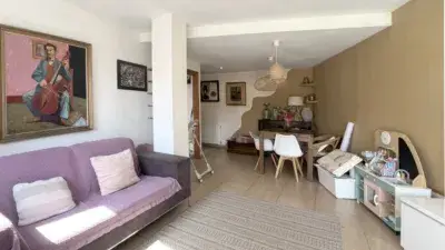 Piso en venta en Santa Pau con patio y 3 dormitorios