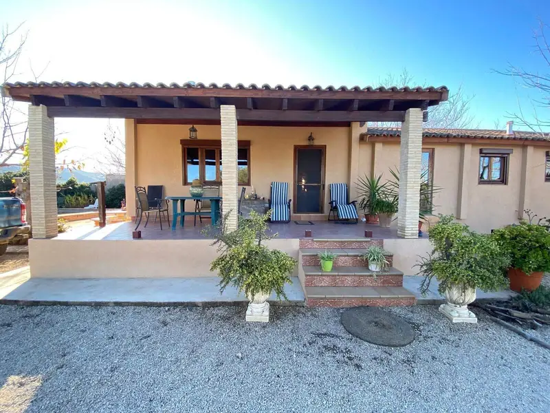 Chalet en Venta Canals Valencia Estilo Dolomitas 3 Habitaciones Piscina