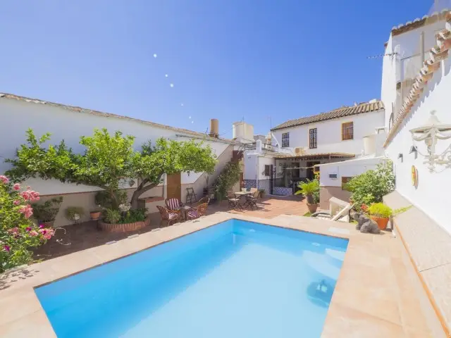 Casa-Villa de 5 Dormitorios alquiler Casabermeja, España