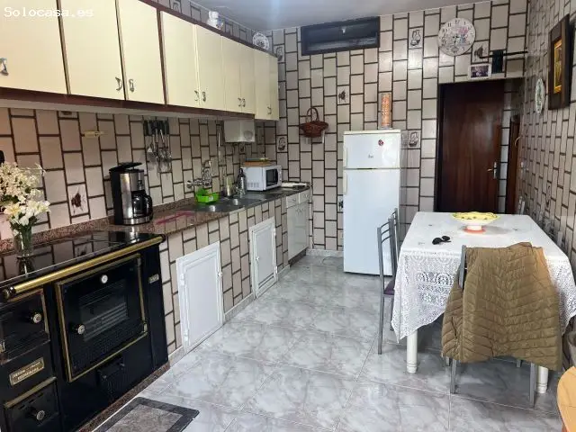 Chalet en Venta en A Grixa Cee 4 Dormitorios Cerca del Hospital