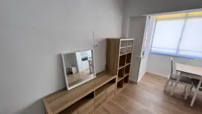 Piso en Alquiler Semi-Reformado 3 Habitaciones Amueblado