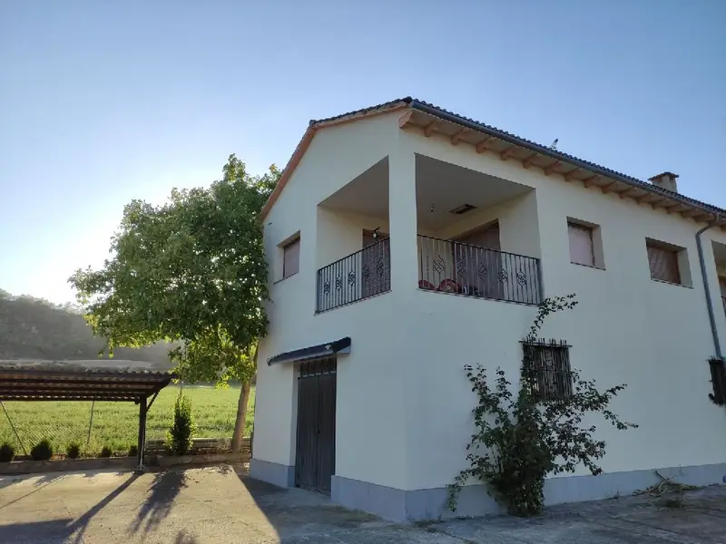 Chalet con Piscina y Garaje en Ainsa