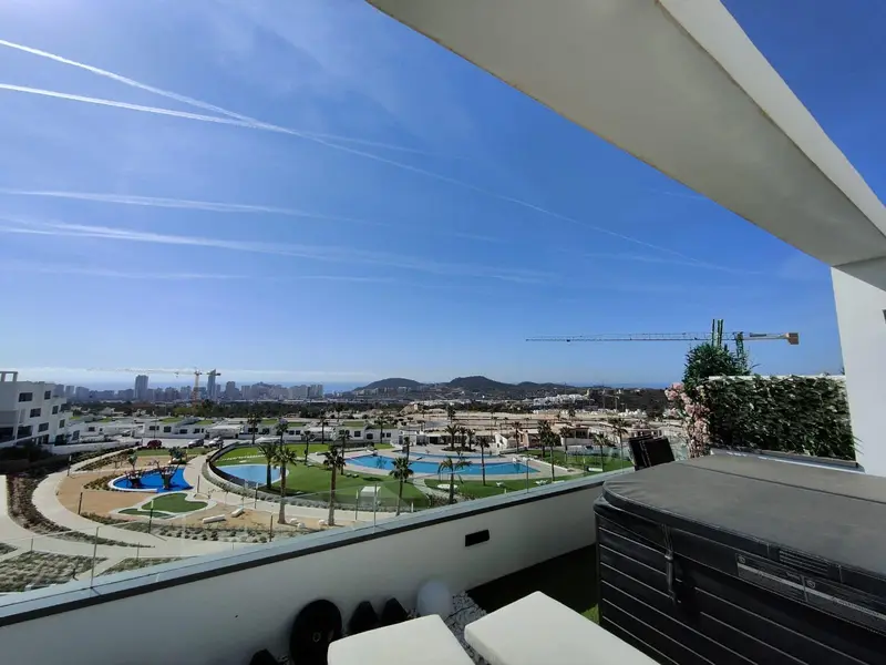Apartamentos de Lujo en SEA SCAPE y Alegria XII: Playa, Piscina y Sauna