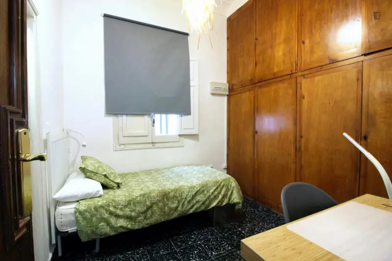 Habitacion Individual con Baño Privado en Piso Compartido