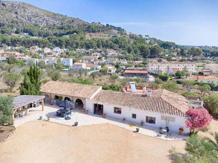 Villa de Lujo en Venta Alcalali 4 Dormitorios Valle de Jalon