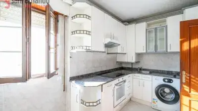 Piso en venta en Barrio Pomaluengo