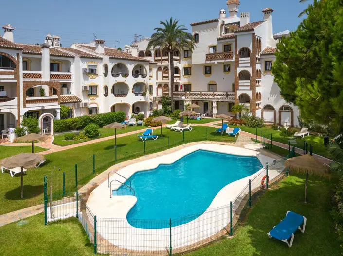 Apartamento 2 Dormitorios en Complejo con Piscina