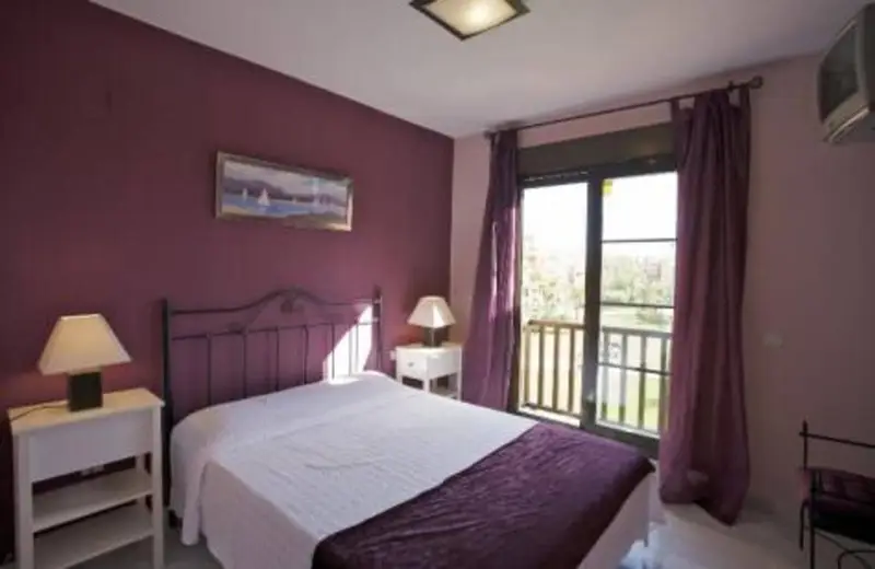 Apartamento en Alquiler Estepona 2 Dormitorios Piscina Garaje