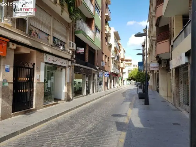 Entreplanta Comercial C	Entrica: Oficina, Clinica o Centro Estudios