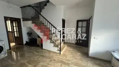 Casa Pareada en Venta 3 Dormitorios 2 Baños Patio Interior