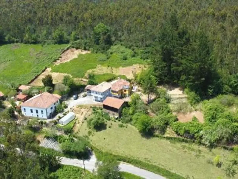 Chalet en Pravia con Terreno para Rehabilitar