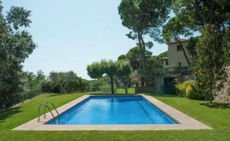Villa de Lujo en Aiguablava con Vistas al Mar
