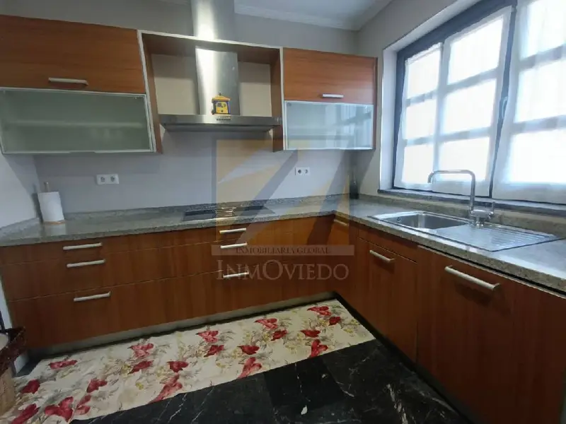 Casa en Venta en Oviedo con Terraza y Jardín