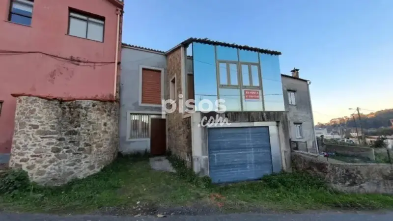 Casa en Venta Arteixo 147m2 Dos Plantas Garaje Patio Reforma