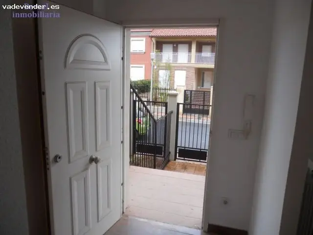 Chalet Adosado en Venta Navarrete 240m2 A Estrenar