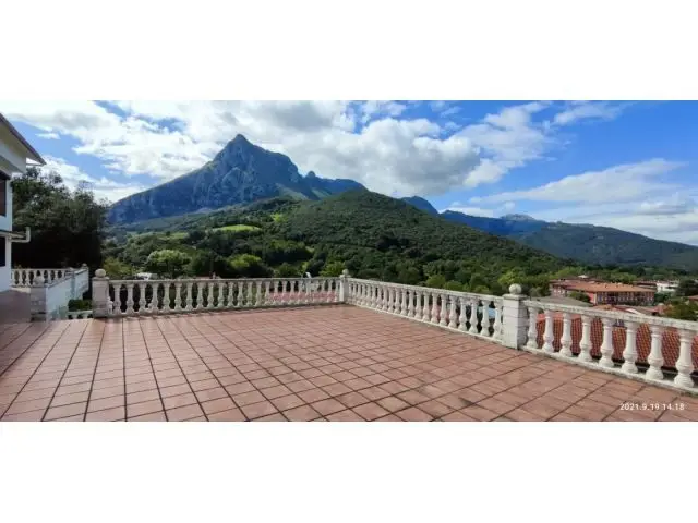Casa Independiente Ramales Victoria 8 Dormitorios Jardin 2000m2