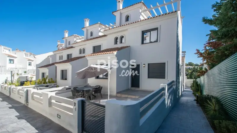 Casa adosada en venta en Altos de Estepona