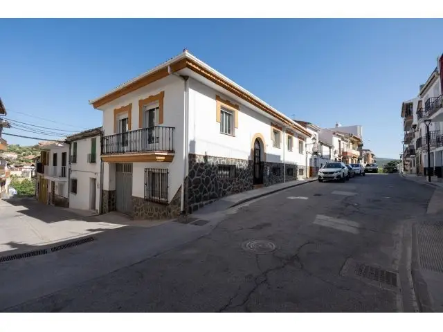 Casa en Benalúa de las Villas Gran Capacidad